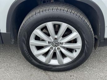 VOLKSWAGEN TIGUAN 2.0 TDI BlueMotion Tech Match SUV 5dr Diesel DSG 4WD Euro 5 (s/s