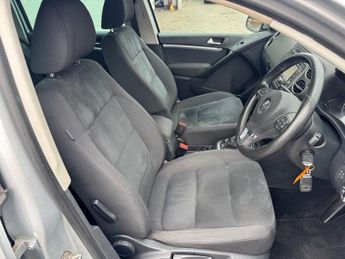 VOLKSWAGEN TIGUAN 2.0 TDI BlueMotion Tech Match SUV 5dr Diesel DSG 4WD Euro 5 (s/s