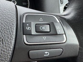 VOLKSWAGEN TIGUAN 2.0 TDI BlueMotion Tech Match SUV 5dr Diesel DSG 4WD Euro 5 (s/s