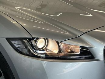 JAGUAR F-PACE 2.0 D180 Prestige SUV 5dr Diesel Auto Euro 6 (s/s) (180 ps)