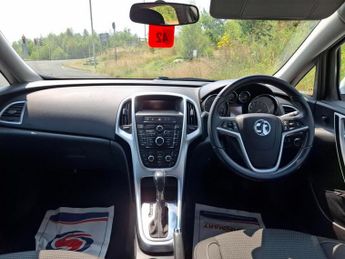 VAUXHALL ASTRA 1.6 16v SRi Hatchback 5dr Petrol Auto Euro 5 (115 ps)