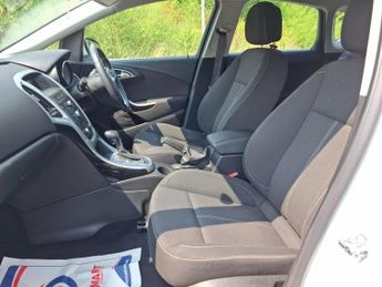 VAUXHALL ASTRA 1.6 16v SRi Hatchback 5dr Petrol Auto Euro 5 (115 ps)