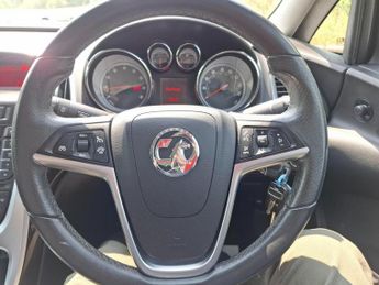 VAUXHALL ASTRA 1.6 16v SRi Hatchback 5dr Petrol Auto Euro 5 (115 ps)