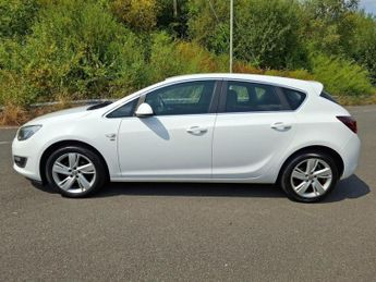 VAUXHALL ASTRA 1.6 16v SRi Hatchback 5dr Petrol Auto Euro 5 (115 ps)