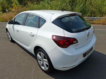 VAUXHALL ASTRA 1.6 16v SRi Hatchback 5dr Petrol Auto Euro 5 (115 ps)