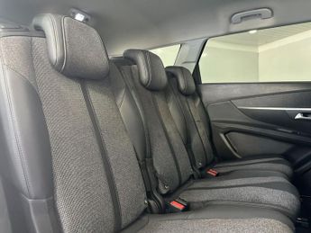 PEUGEOT 5008 1.2 PureTech GPF Allure SUV 5dr Petrol EAT Euro 6 (s/s) (130 ps)