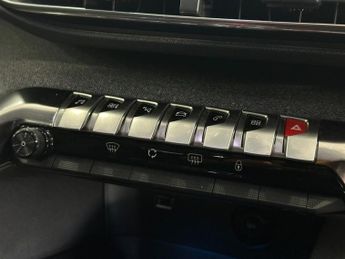 PEUGEOT 5008 1.2 PureTech GPF Allure SUV 5dr Petrol EAT Euro 6 (s/s) (130 ps)
