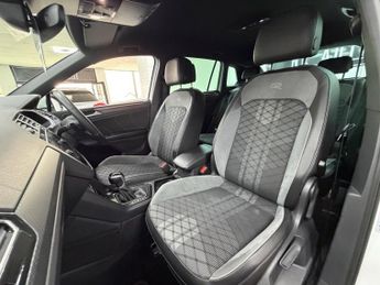 VOLKSWAGEN TIGUAN 1.5 TSI R-Line SUV 5dr Petrol DSG Euro 6 (s/s) (150 ps)