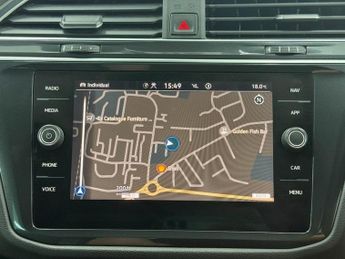 VOLKSWAGEN TIGUAN 1.5 TSI R-Line SUV 5dr Petrol DSG Euro 6 (s/s) (150 ps)