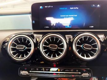 MERCEDES-BENZ CLA 1.3 CLA250e 15.6kWh AMG Line (Premium) Coupe 4dr Petrol Plug-in 
