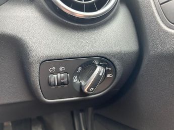 AUDI A1 1.6 TDI Sport Hatchback 3dr Diesel Manual Euro 5 (s/s) (105 ps)