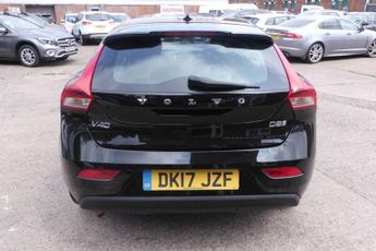 VOLVO V40 2.0 D2 Inscription Hatchback 5dr Diesel Auto Euro 6 (s/s) (120 p