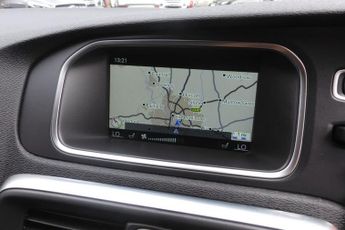 VOLVO V40 2.0 D2 Inscription Hatchback 5dr Diesel Auto Euro 6 (s/s) (120 p