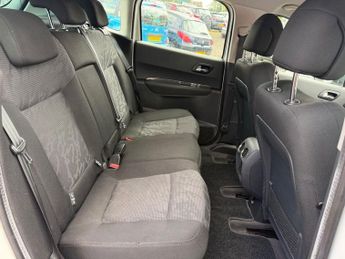 PEUGEOT 3008 1.6 HDi Sport SUV 5dr Diesel EGC Euro 5 (112 ps)