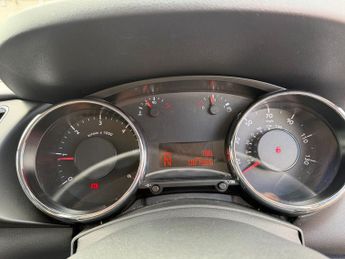 PEUGEOT 3008 1.6 HDi Sport SUV 5dr Diesel EGC Euro 5 (112 ps)