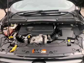 FORD KUGA 1.5 TDCi ST-Line SUV 5dr Diesel Powershift Euro 6 (s/s) (120 ps)