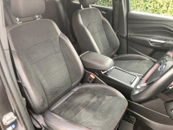 FORD KUGA 1.5 TDCi ST-Line SUV 5dr Diesel Powershift Euro 6 (s/s) (120 ps)