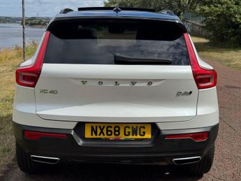 VOLVO XC40 2.0 D4 R-Design SUV 5dr Diesel Auto AWD Euro 6 (s/s) (190 ps)