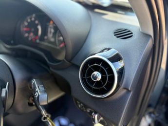 AUDI A1 1.0 TFSI Sport Sportback 5dr Petrol S Tronic Euro 6 (s/s) (Nav) 