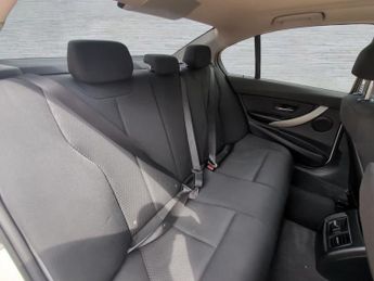 BMW 3 SERIES 2.0 320i SE Saloon 4dr Petrol Auto Euro 6 (s/s) (184 ps)