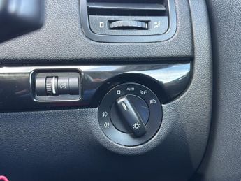 SKODA YETI 2.0 TDI Laurin & Klement Outdoor 5dr Diesel DSG 4WD Euro 5 (140 
