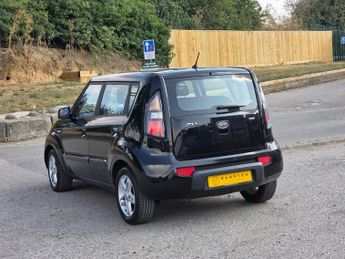 KIA SOUL 1.6 CRDi 2 SUV 5dr Diesel Auto Euro 4 (126 bhp)