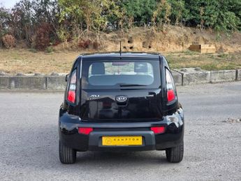 KIA SOUL 1.6 CRDi 2 SUV 5dr Diesel Auto Euro 4 (126 bhp)