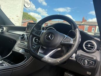 MERCEDES-BENZ C CLASS 2.1 C300dh AMG Line (Premium) Saloon 4dr Diesel Hybrid G-Tronic+