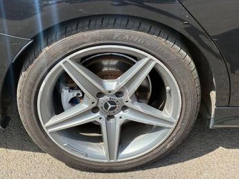 MERCEDES-BENZ C CLASS 2.1 C300dh AMG Line (Premium) Saloon 4dr Diesel Hybrid G-Tronic+