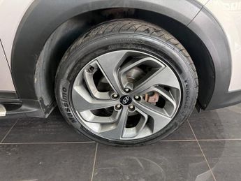 HYUNDAI TUCSON 2.0 CRDi Premium SUV 5dr Diesel Auto 4WD Euro 6 (136 ps)