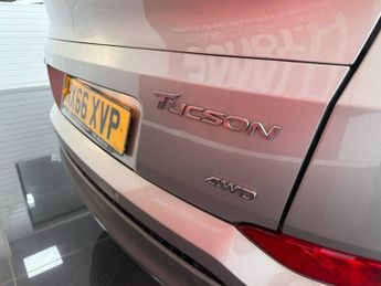 HYUNDAI TUCSON 2.0 CRDi Premium SUV 5dr Diesel Auto 4WD Euro 6 (136 ps)