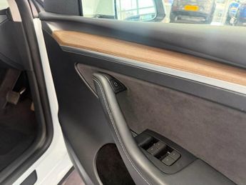TESLA MODEL Y SUV 5dr Electric Auto RWD (346 ps)