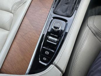 VOLVO XC90 2.0 D5 PowerPulse Inscription Pro SUV 5dr Diesel Auto 4WD Euro 6