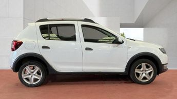 DACIA SANDERO STEPWAY 0.9 TCe Laureate Hatchback 5dr Petrol Manual Euro 5 (90 ps)