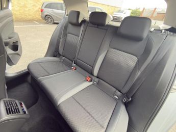 VOLKSWAGEN GOLF 1.5 eTSI MHEV Active Hatchback 5dr Petrol Hybrid DSG Euro 6 (s/s