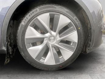 TESLA MODEL Y (Dual Motor) Long Range SUV 5dr Electric Auto 4WDE (384 bhp)