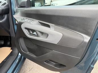 PEUGEOT e-Rifter 52kWh GT Long MPV 5dr Electric Auto (11kW Charger) (136 ps)