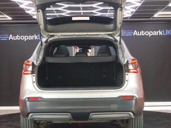 NISSAN QASHQAI 1.6 dCi Tekna+ SUV 5dr Diesel XTRON Euro 6 (s/s) (130 ps)