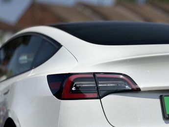 TESLA Model 3 (Dual Motor) Long Range Saloon 4dr Electric Auto 4WDE (346 ps)