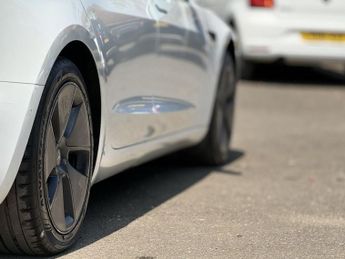 TESLA Model 3 (Dual Motor) Long Range Saloon 4dr Electric Auto 4WDE (346 ps)
