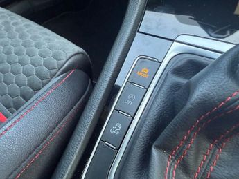 VOLKSWAGEN GOLF 2.0 TSI GPF GTI Performance Hatchback 5dr Petrol DSG Euro 6 (s/s