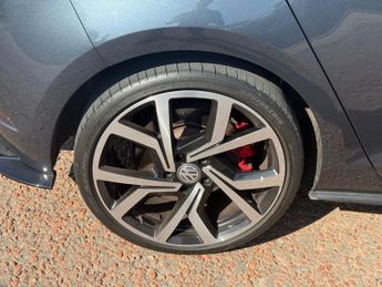 VOLKSWAGEN GOLF 2.0 TSI GPF GTI Performance Hatchback 5dr Petrol DSG Euro 6 (s/s