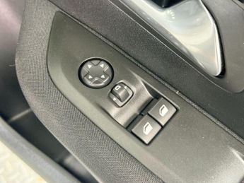 PEUGEOT 208 1.2 PureTech Active Hatchback 5dr Petrol EAT Euro 6 (s/s) (100 p