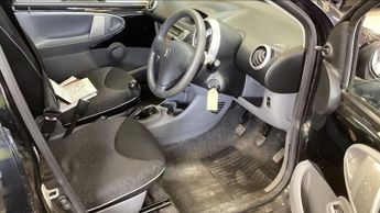 PEUGEOT 107 1.0 12V Urban Hatchback 5dr Petrol Manual Euro 4 (68 ps)