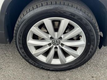 VOLKSWAGEN TIGUAN 2.0 TDI BlueMotion Tech Match SUV 5dr Diesel DSG 4WD Euro 6 (s/s