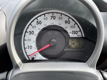 TOYOTA AYGO 1.0 VVT-i Fire Hatchback 5dr Petrol MultiMode Euro 5 (a/c) (67 p