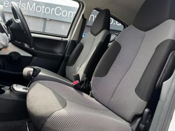 TOYOTA AYGO 1.0 VVT-i Fire Hatchback 5dr Petrol MultiMode Euro 5 (a/c) (67 p