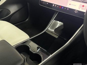 TESLA Model 3 Standard Range Plus Saloon 4dr Electric Auto RWD (241 bhp)