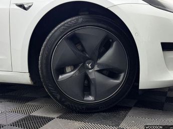 TESLA Model 3 Standard Range Plus Saloon 4dr Electric Auto RWD (241 bhp)