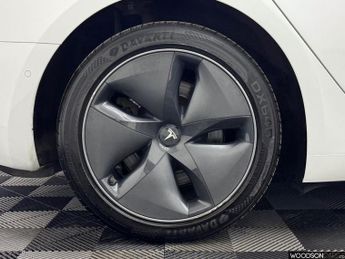 TESLA Model 3 Standard Range Plus Saloon 4dr Electric Auto RWD (241 bhp)